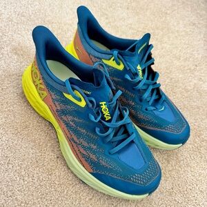 HOKA ONE ONE SPEEDGOAT 5 (SAMPLE MODEL) - BRAND NEW  Size 9M